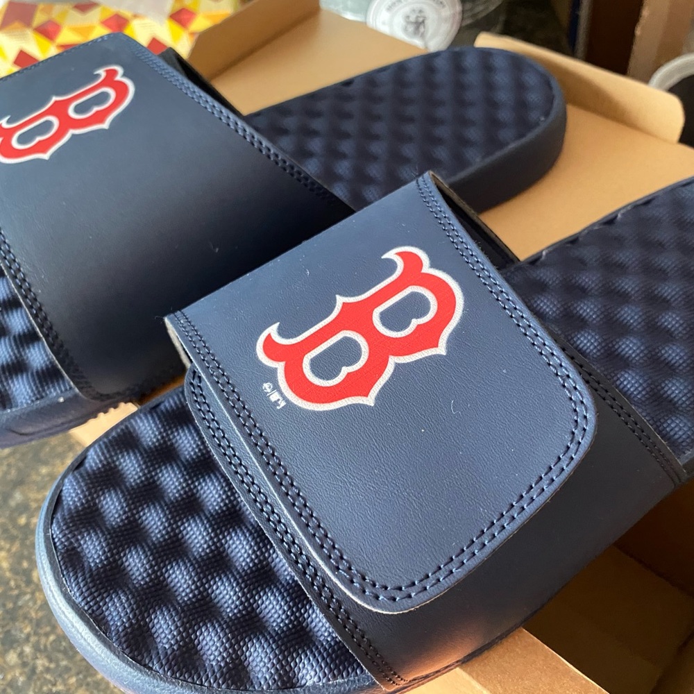 NEW MLB BOSTON RED SOX MENS SLIPPERS SIZE 11